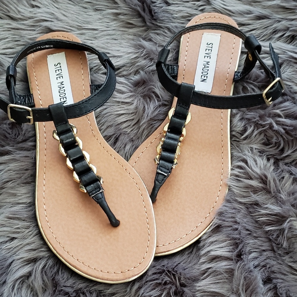 NWOT Steve Madden Black Gold Chain T-Strap Sandals